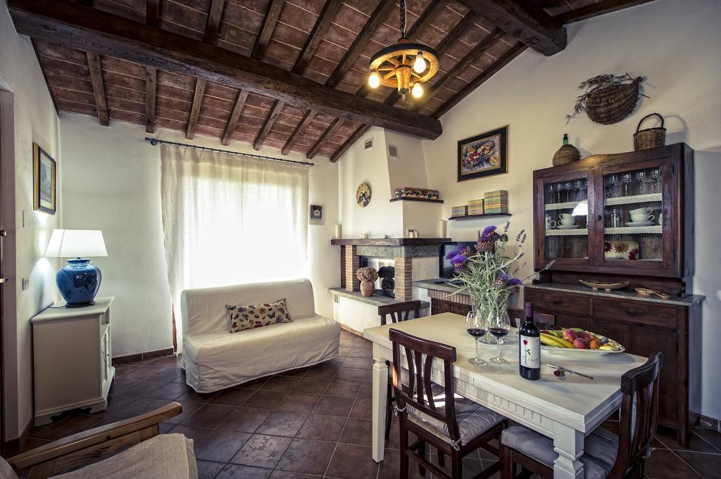 Agriturismo I Roseti Montepulciano Stazione Eksteriør bilde